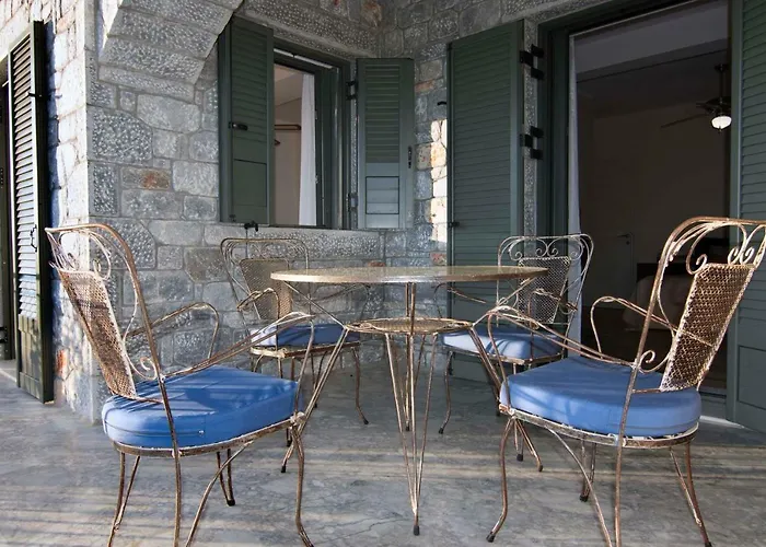 The Balcony Of Mani Casa de Férias Tseria