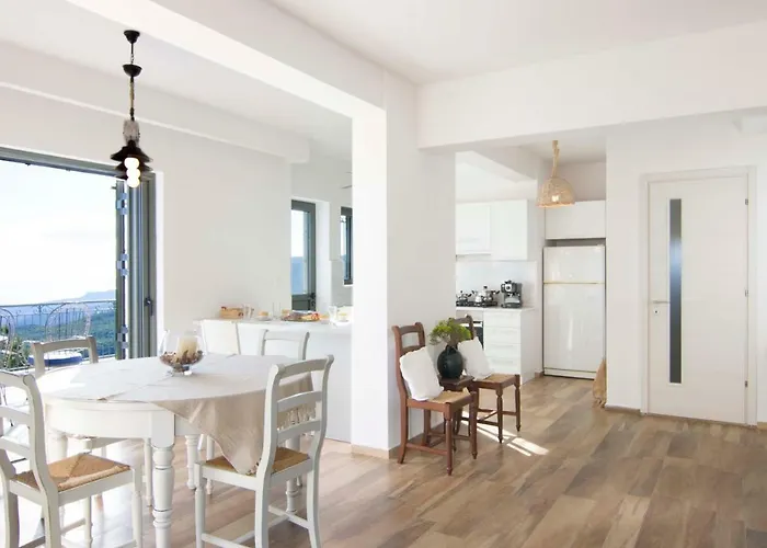 Casa de Férias The Balcony Of Mani Tseria