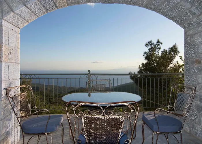 Casa de Férias The Balcony Of Mani Tseria